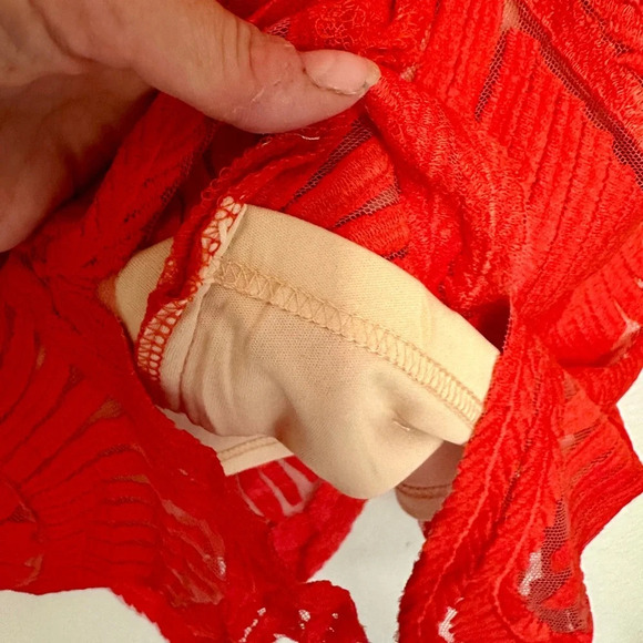 Tea & Cup red mini dress lace cutout sz Medium - Picture 8 of 8